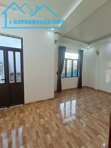 BÁN NHÀ ĐẸP 2.45 TỶ 3 TẦNG 50M2 ( TÂY NAM ) NGÕ RỘNG LÊ HỒNG PHONG - 4