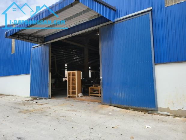 Cho thuê 1.800m2 Nhà Xưởng Tại Thuận An Bình Dương DT Đất 2.300m2 - 1