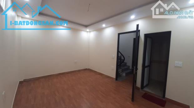 Bán nhà tại Tổ 2, phường Long Biên, 50m2, 4 tầng, giá 5.25 tỷ - 1