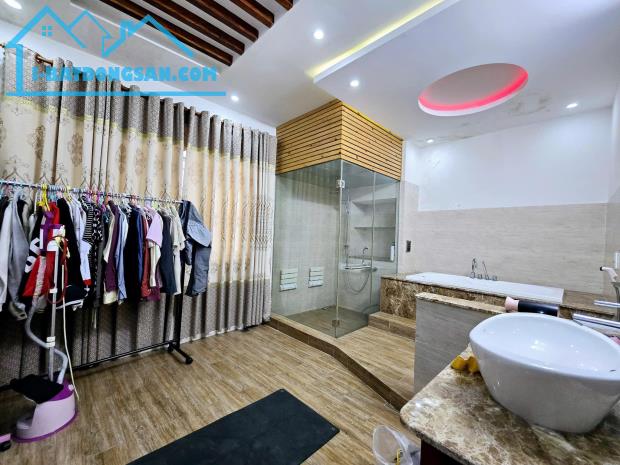 Bán nhà 3 tầng đường Nguyễn Thị Bảy, dt 112m2 ngang 5m - Giá bán 5 tỷ 3 tl - 1