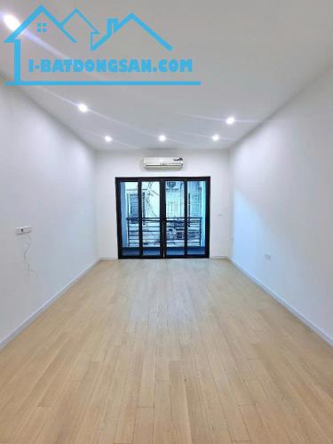 Nhà ngõ Quỳnh 54m2 x Hơn 10 tỷ -2 thoáng nở hậu ,40m2 ra Ô TÔ Tránh - 1