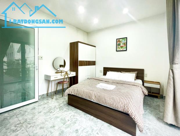 CHO THUÊ VILLA SÂN VƯỜN HẺM Ô TÔ VẠN THÀNH PHƯỜNG 5 ĐÀ LẠT, 6PN FULL NỘI THẤT 25TR - 3