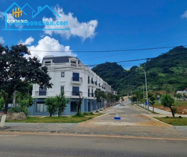 Bán ShopHouse siêu víp từ 105m2, tiểu khu 14 Thị Trấn Mộc Châu, Sơn La - 1