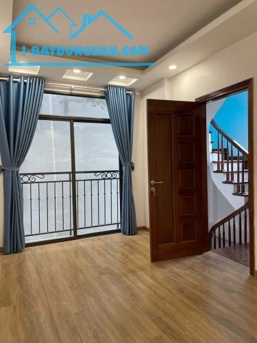 BÁN NHÀ PHỐ KIM MÃ NGAY GẦN LOTTE ĐÀO TẤN,32M X 5 TẦNG,CÁCH MẶT PHỐ 150M. - 1