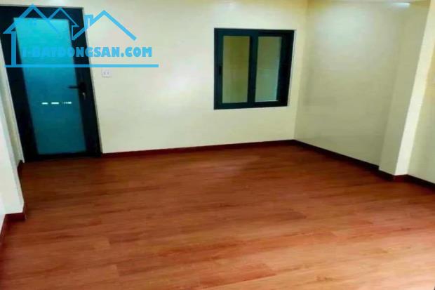 Bán nhà Lý Thánh Tông, Tân Phú, 4m x 12m, 48 m², gần mặt tiền - Giá 3.25 tỷ TL