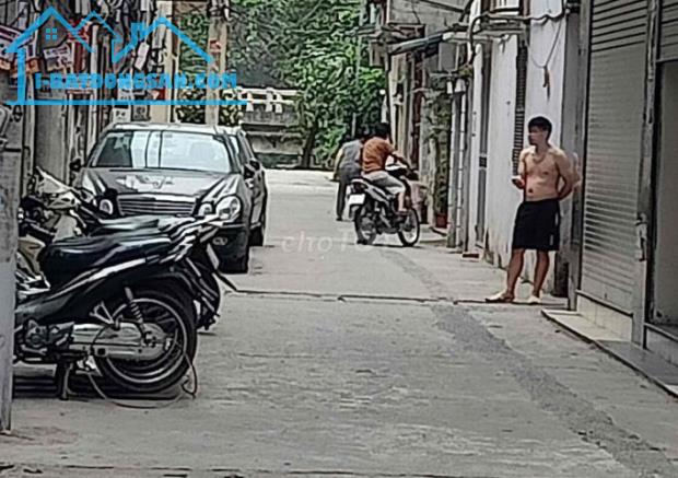 Cần cho thuê nhà 55m2 x 3 tầng ngay ngã 3 Xa La, Hà Đông