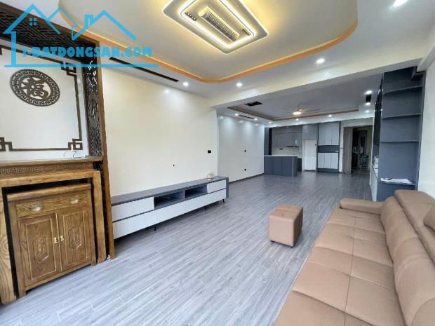 🏡 Siêu Phẩm : Bồ Đề - Không gian sống đẳng cấp! 🏡

🌟 Diện tích: 48 m², 
Gía Nhĩnh 10