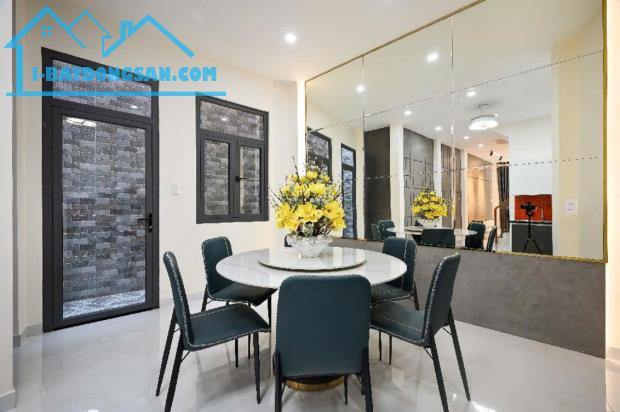 NHÀ HẺM THÔNG XE HƠI MỚI XÂY GẦN CITYLAND PARKHILL GÒ VẤP – FULL NỘI GIÁ NHỈNH 6TỶ.
NHÀ - 1