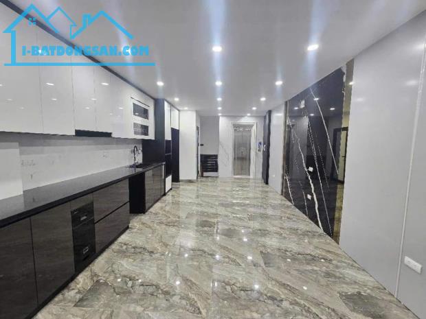 BÁN NHÀ LÊ TRỌNG TẤN - TX , DT55M , MT4M ,GIÁ HƠN 12 TỶ - Ô TÔ ĐỖ CỬA - THANG MÁY CHỜ - 1