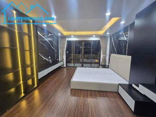 BÁN NHÀ LÊ TRỌNG TẤN - TX , DT55M , MT4M ,GIÁ HƠN 12 TỶ - Ô TÔ ĐỖ CỬA - THANG MÁY CHỜ