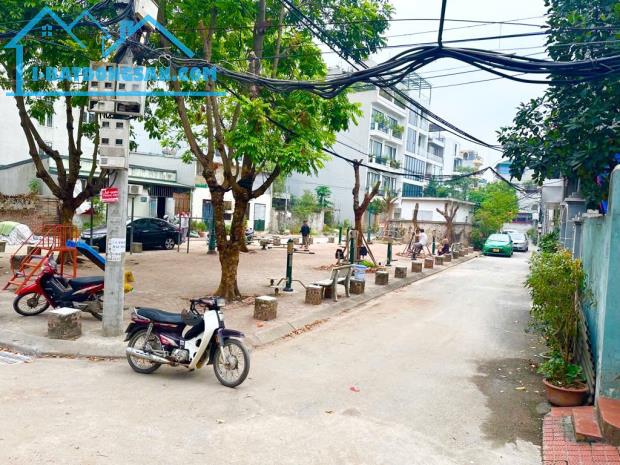 BÁN ĐẤT PHỐ THƯỢNG THANH, DT 50M,  GIÁ 6 TỶ 7, KHU PHÂN LÔ, Ô TÔ TRÁNH, GẦN HIMLAM NEW STA