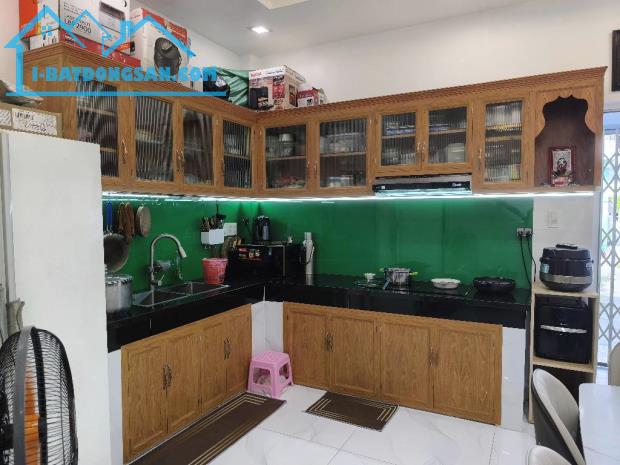 Bán nhà 2 mặt hẻm 3 tầng btct ngang 4,2m 4pn 50m2 hoàng hoa thám bình thạnh nhỉnh 7 tỷ - 1