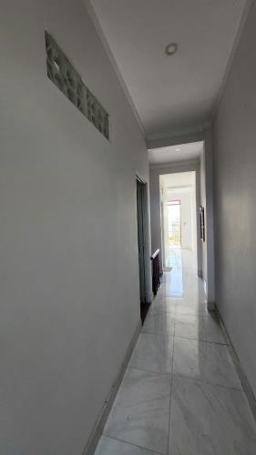 + Vị trí: Khu dân cư Phường Bửu Hòa, gần ngay ngã 4 chợ Đồn. + Nhà 1 Trệt 1 Lầu, - 4