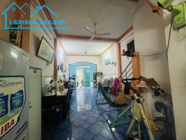 SÁT QUẬN 1 - NHÀ 54M2 - NGANG 4M3 - 3 TẦNG - P1 QUẬN 8 - CHỈ 4.x TỶ - 3