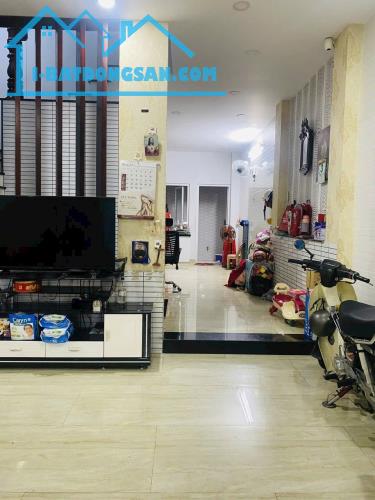 Bán nhà đường Tỉnh Lộ 10 - HXH thông Tên Lửa 72m² 4 Tầng 6PN - Ở và Kinh Doanh - 2