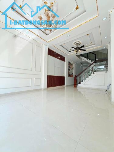 Bán gấp nhà 4 tầng 120m2, mặt tiền đường Phạm Văn Đồng, phường Linh Đông, Thủ Đức. - 2