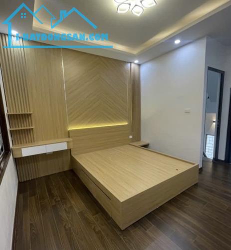 Nhà Khâm Thiên, mới long lanh, full nội thất, 22,5m2, 5 tầng chỉ 5,5 Tỷ