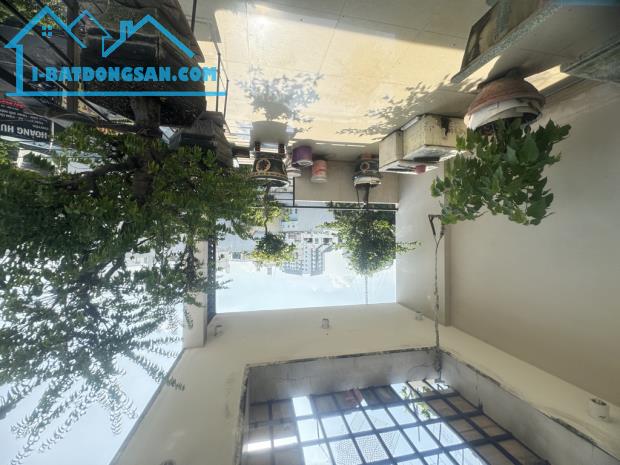 Bán GẤP nhà mặt tiền 120m2 5 tầng ngay CV Văn Hóa Nguyễn Văn Lượng KD đa ngành 17.5 tỷ.