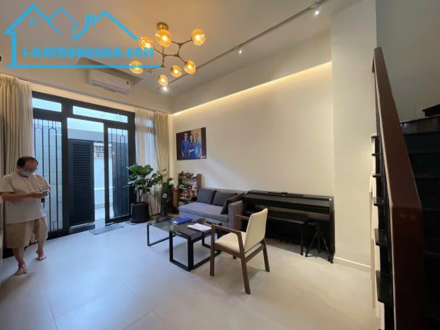 GIÁ TỐT - NHÀ ĐẸP THIẾT KẾ HIỆN ĐẠI - XVNT - HẺM XE HƠI - 61M2 - 5 TẦNG - 8.X TỶ - 2