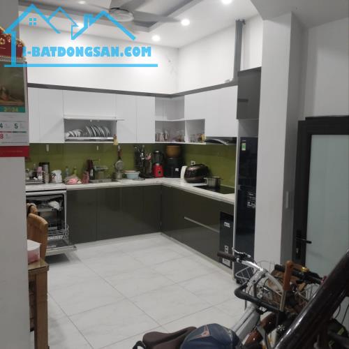 LÁNG HẠ 55M X 4T,thoáng, gần phố, chủ thiện chí bán. - 1