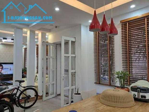 Bán Nhà cực đẹp, mặt tiền rộng,ô tô,KD, Nguyễn Phúc Lai, Đống Đa 80m2, giá 22 tỷ - 2