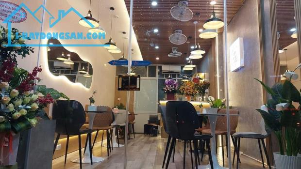 Bán nhà Mặt phố Ngô Gia Tự, Long Biên, 180m2, vỉa hè 10m, kinh doanh sầm uất, giá đầu tư - 1