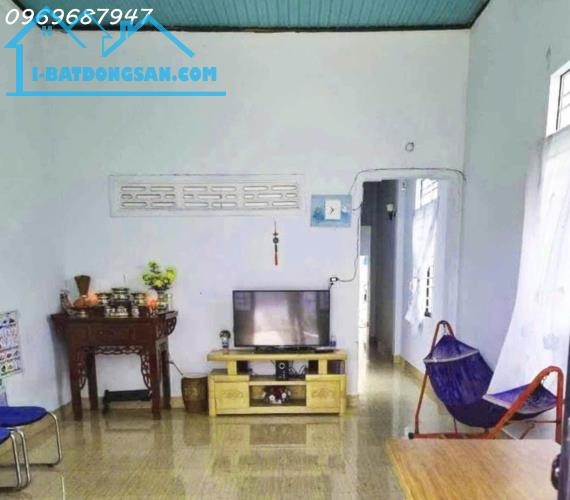 Bán nhà 2PN, 176m2, mặt tiền 30m, Hùng Vương, Tự An, Buôn Ma Thuột - 2.4 tỷ - 2