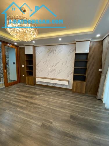 TÂY HỒ - NHÀ MỚI - THANG MÁY - PHÂN LÔ - Ô TÔ 7 CHỖ - NGÕ THÔNG - CÁCH PHỐ 15M - 2