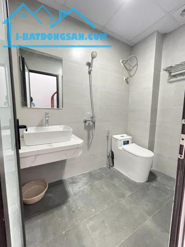 * Nhà đẹp ở ngay, ngõ 924 Nguyễn Khoái 33m*5 tầng, MT 4m, Ô TÔ, KINH DOANH, giá 5,8 tỷ. - 3