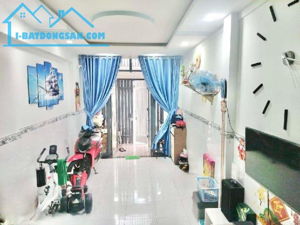 Bán nhà quận 10, hẻm  xe hơi Thành Thái, 36m2 DTSD, mới  vào ở ngay/cho thuê, chỉ 2.99 TỶ