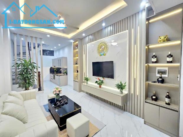 Nhà Đẹp Thanh Trì 56m2, 4 tầng, 4 phòng ngủ, Trung Tâm Thanh Trì, TC: Hơn 4 tỷ (Có Thương - 4