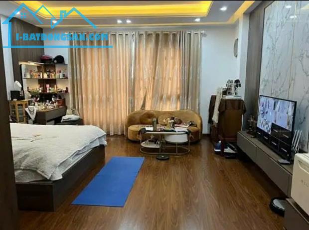 NHÀ ĐẸP CẦN BÁN GẤP NGÕ 35 CÁT LINH DT66m2 THANG MÁY , ÔTÔ KINH DOANH - 4