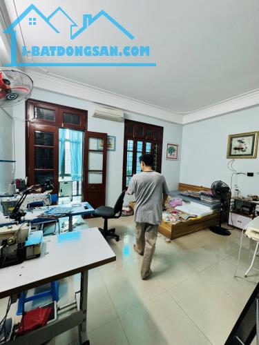 Bán nhà Khuất Duy Tiến ô tô vào nhà 50m2 MT4m 13.9tỷ - 3