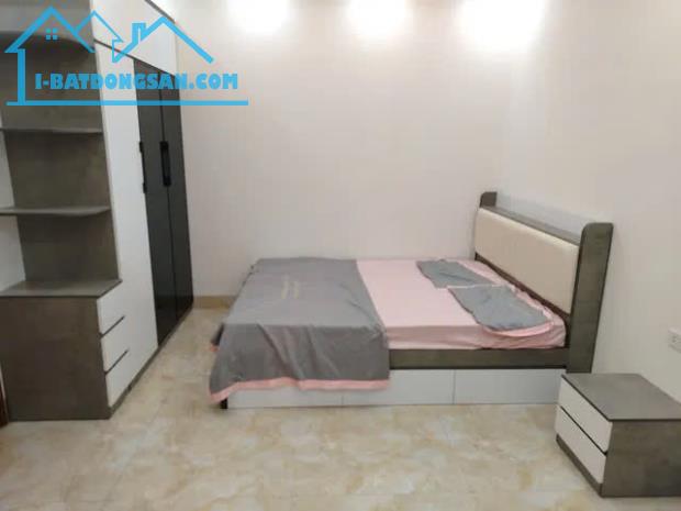 BÁN NHÀ PHỐ NGỌC LÂM- LONG BIÊN 33M2 X 5 TẦNG, MẶT TIỀN 5.6M,7.9 TỶ.