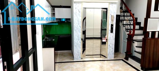 BÁN NHÀ PHỐ NGỌC LÂM- LONG BIÊN 33M2 X 5 TẦNG, MẶT TIỀN 5.6M,7.9 TỶ. - 2