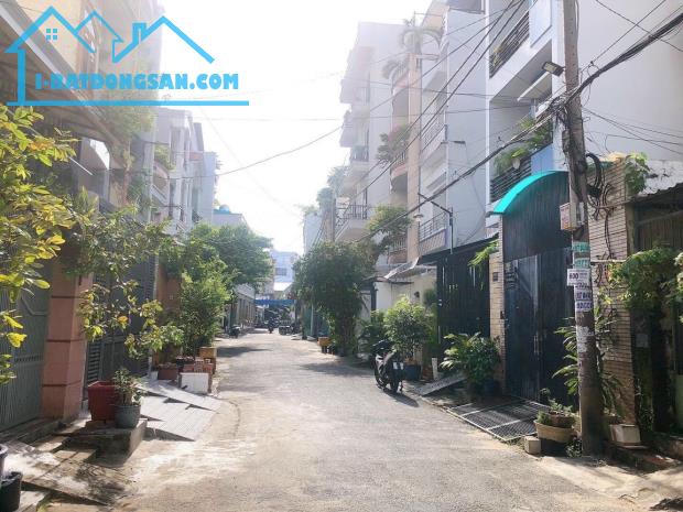 Bán nhà hẻm 6m thông Vườn Lài ( gần Nguyễn Xuân Khoát ) DT : 8.6x25m - Cấp 4 - Giá :17.5tỷ