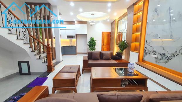 BÁN NHÀ ĐAỊ TỪ - HOÀNG MAI ,DT34M2 ,GIÁ HƠN 5 TỶ , FULL NỘI THẤT , NGÕ THOÁNG SÁNG - 1