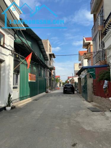 Bán đất phường Đức Thắng 85 m2 MT 5.1m , hậu 5.1m ngõ ô tô tránh ,2 nhà ra mặt phố 12.7 tỷ