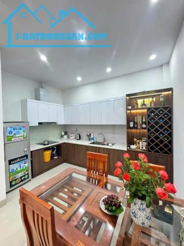 Trung tâm Long Biên, ô tô qua lại, full nội thất – 47m2, 4 tầng, 4.1m - Chào 10.88 tỷ. - 3