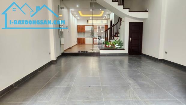 BÁN GẤP NHÀ HOÀNG QUỐC VIỆT, PHÂN LÔ, ÔTÔ TRÁNH, KINH DOANH, 2 THOÁNG, 65M2 HƠN 16 TỶ