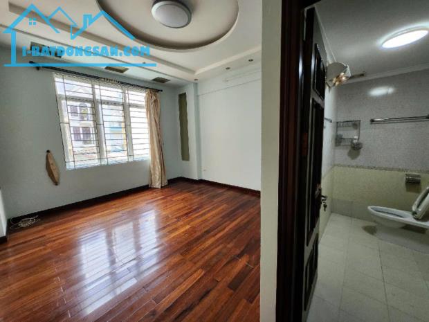 Bán gấp nhà Nghĩa Đô, phân lô ô tô tránh, kinh doanh, hàng xóm dân trí cao, 60m2 5 tầng,