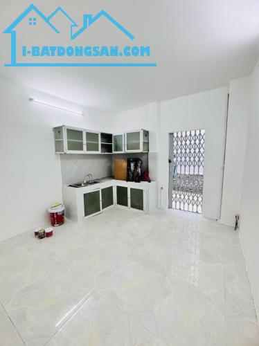 🏡 HẺM 154 ÂU DƯƠNG LÂN QUẬN 8 - 2 TẦNG MỚI ĐẸP - 42M2 - 4X10M - GIÁP QUẬN 1 - 3