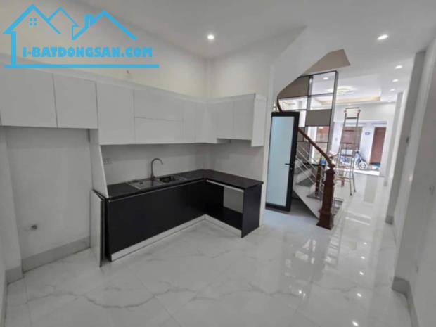 Bán nhà Ngọc Thuỵ,Long Biên 5 tầng,40m oto đõ cửa nhỉnh 7 tỷ - 1