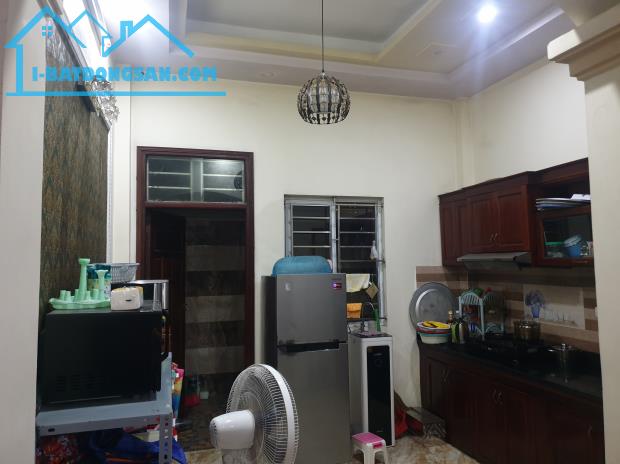 BÁN NHÀ ĐẸP 2.2 TỶ 3 TẦNG 58M2 ( ĐÔNG NAM ) NGÕ NGẮN KHU BÃI VƯỢT - 3