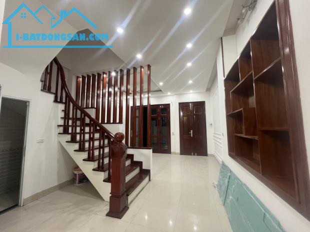 Bán nhà Sài Đồng,Long Biên 4 tầng,50m,mt5m oto tránh nhỉnh 8 tỷ - 3