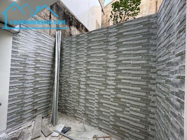 Nhà Ngọc Hồi 50m2, ô tô tránh 20m, gần phố lớn, giá nhỉnh 5 tỷ. - 2