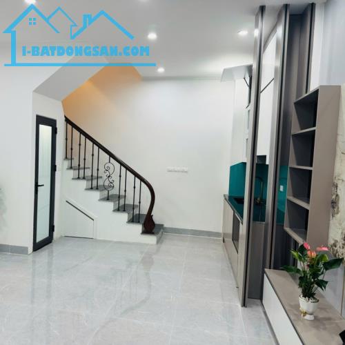 Bán nhà Võ Chí Công Ở Hân Hoan Sung Sướng 37.0m2 5 tầng 6.4 tỷ