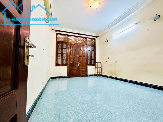 Bán nhà phố Tương Mai, Hoàng Mai 44m, 5 tầng. Giá: 9.25 tỷ