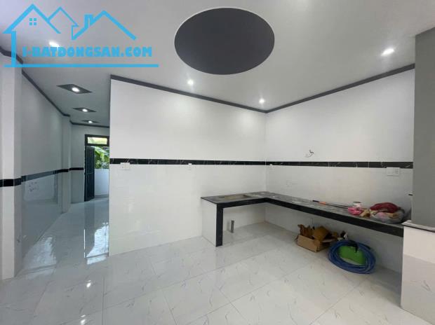 BÁN CĂN GÁC LỬNG 5*20 CUỐI ĐỒNG KHỞI BIÊN HÒA. GIÁ 1TY9XX