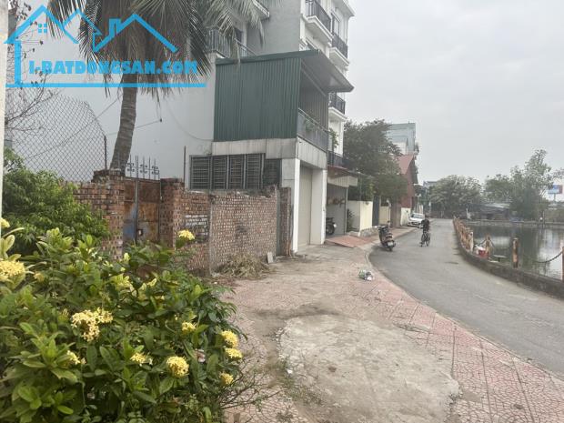 Bán đất giá đầu tư, mặt hồ Cự Khối, 2 mặt tiền 124m2, mặt tiền 7.1m, giá 16 tỷ.